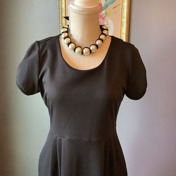 DownĀ EastāLittleāBlackāDressāš - Picture 2 of 5